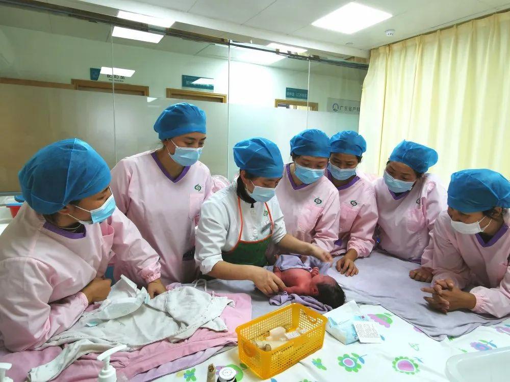 登封市妇婴监护型护送